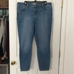 Vineyard Vines Woman’s Jeans! Size 16!